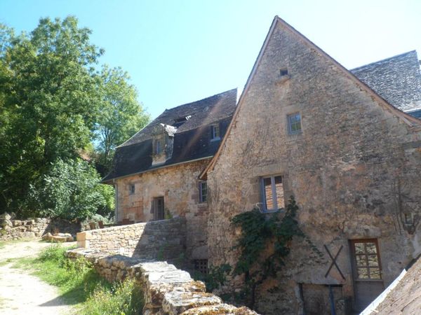 Home in St.-Cernin-de-Larche