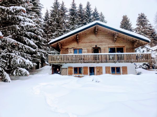 Beautiful Swiss Chalet in Juras mountains