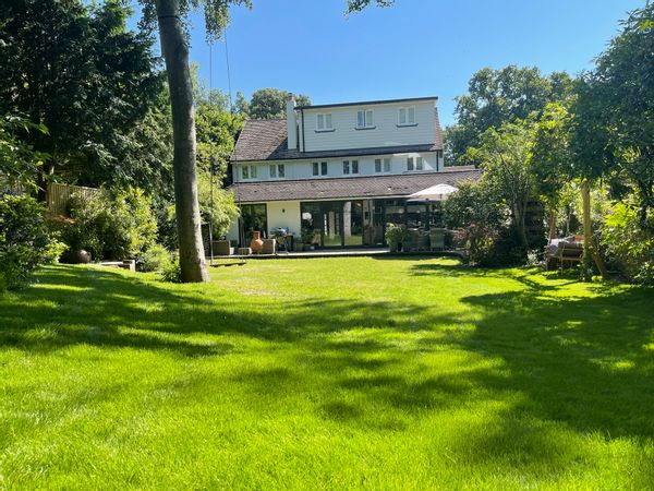 Spacious, renovated coastal home in Dorset, close to the New Forest