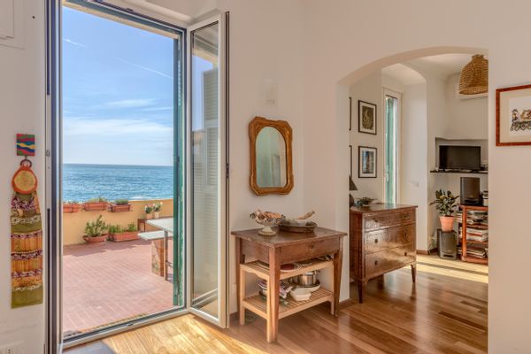 Apartment by the see