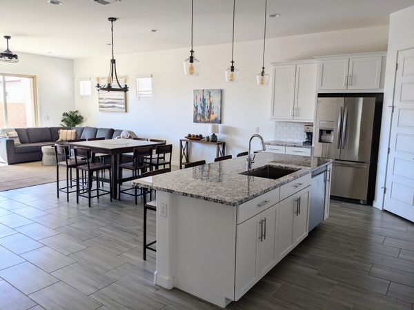 Elegant/New/Modern 3bd/2.5ba Home near Verrado