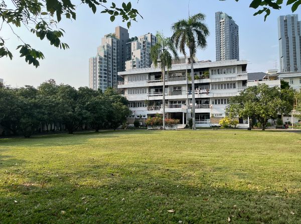 Tropical modern stay in the heart of Bangkok BTS Thonglo/Sukhumvit 38