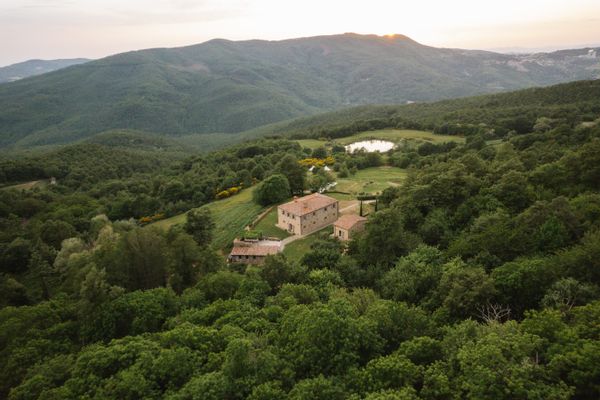 Beautiful Tuscan villa with acres of gardens