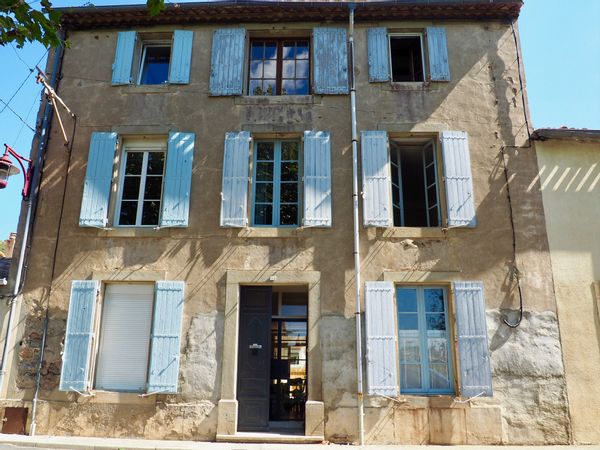 Charming 3-bedroom stone village house with courtyard and garden in the heart of Caunes-Minnervois