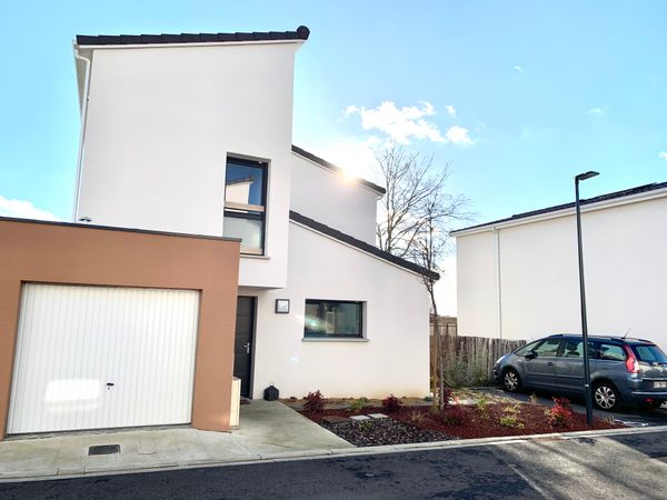 La maison de Vasant and Ratna