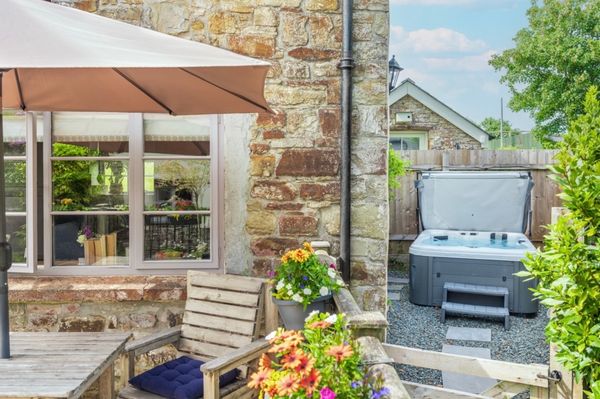 Beautiful adult only cottage in North Devon with hot tub. No availability between April-Sep