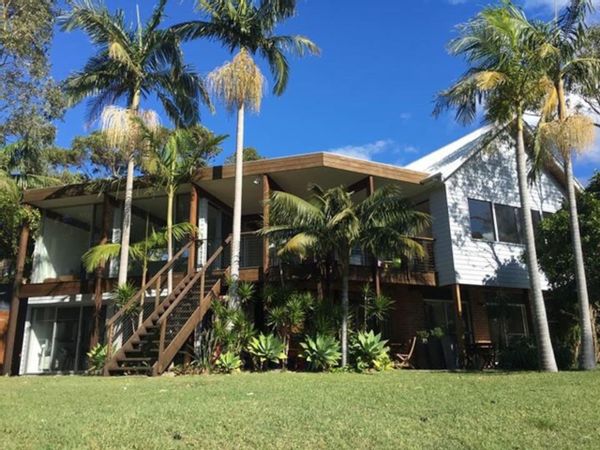  Architectural home next to beach