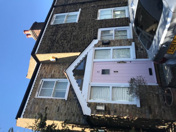 Cute modern cottage in Epping Forest (Essex) in Zone 6