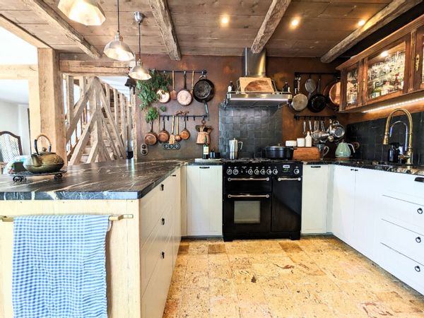 La maison sous la forêt