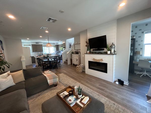 The Surfrider House: pool access, close to the beach, walkable neighborhood