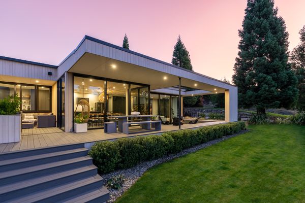 Modern Alpine Retreat in Wanaka - Perfect for Families