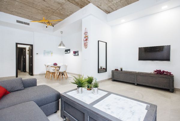 Apartamento con A/A junto al rio en el mejor barrio de Sevilla (Triana)