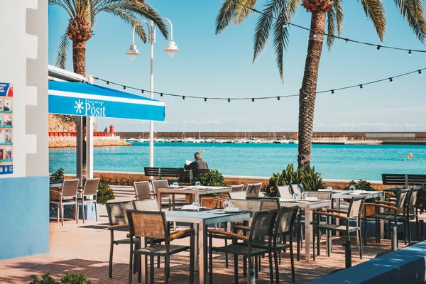 Fantastic apartment in premier Jávea Port location, just meters from the beach.