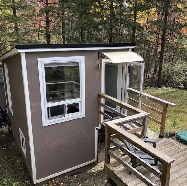 Kawartha Lakes tiny home/bunkie with lake