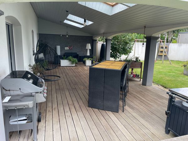 La maison de Tony Elodie Louane et Méline