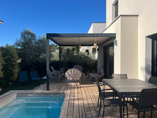 Charmante maison climatisée au calme proche ville et mer avec piscine chez Emma et J Charles