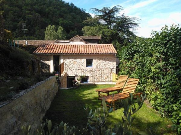 Un petit gîte entre ville et campagne, à Villefranche-de-Rouergue