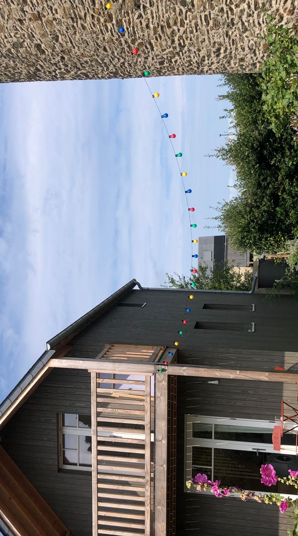 Maisonnette en bois en bord de mer