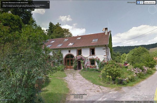 Chez Jean jacques et Monique, en montagne douce propice à la randonnée en famille, proche de l'Alsace, de ses marchés de Noël de ses si beaux villages
