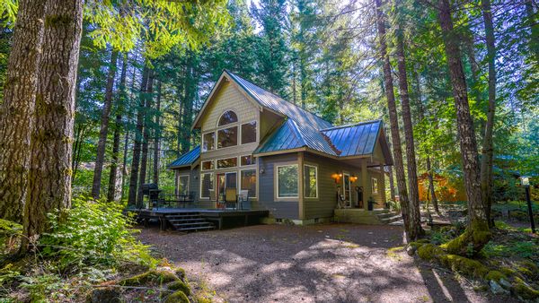 Dukes Chalet Packwood, WA