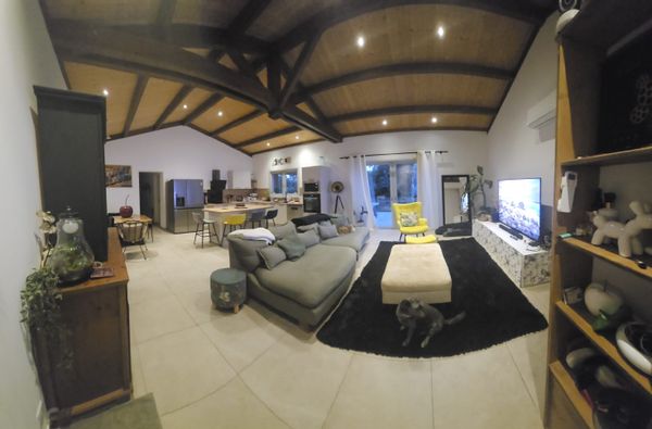 Maison au calme à Belgodère, vue montagne, piscine, fibre. Garde de nos 2 chiens et 2 chats.