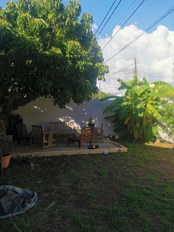 Chambre avec douche et lavabo privés
