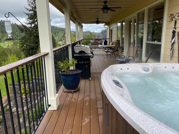 The Birds Nest: We are offering the first ( main ) floor of your home. It is approx 2000ft2. It is 2 miles from the Univ. of Oregon, which is the "Track and Field Mecca" of the USA. Enjoy the beautiful Oregon summers here in Eugene. We are approx. 2 hours south of Portland, Oregon. 2 hrs. west of the Cascade mountains, and 2 hours East of the Pacific Ocean. This central location is perfect for those wishing to experience western Oregon. We will also offer a Lexus RX350 to qualified applicants at an additional charge.