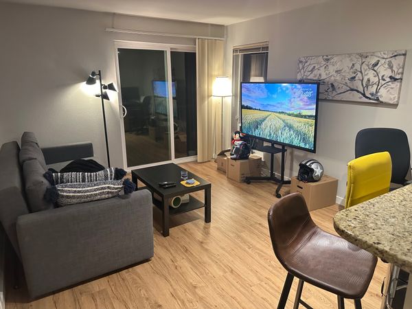 Stylish Seattle apartment by Space Needle