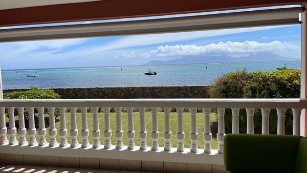 L'appartement de Bernard et Raymonde au bord du lagon
