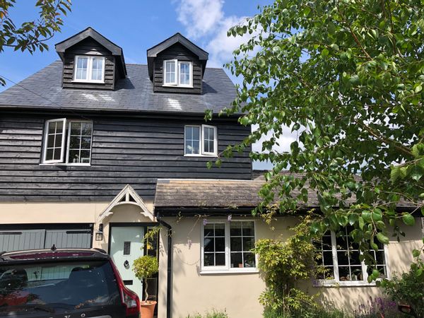 Beautiful home with hot tub near Cambridge