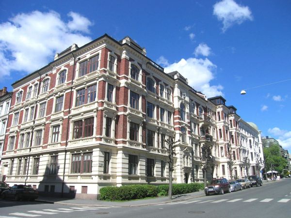 Appartement spacieux à Oslo pour 4/5 pers + petit chien pour vous tenir compagnie (Shiba Inu