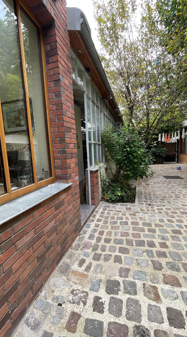 Claire's house