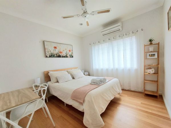 Hospitality stay - enjoy Private Room with Bathroom, central Gold Coast