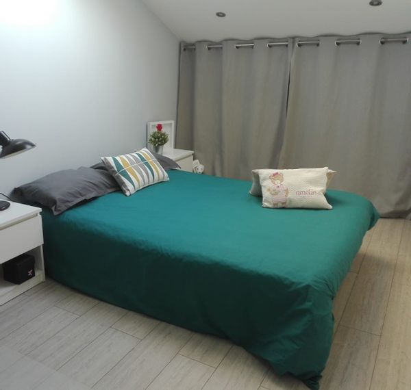 Chambre dans mon appartement situé au pied du métro donnant accès à tous les points connus de Lyon