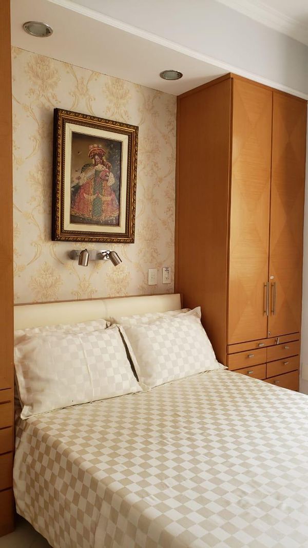 Débora Chequers hus