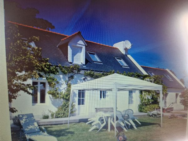 la maison de Claude et Michèle Jolie maison avec jardin, dans un petit village très calme.