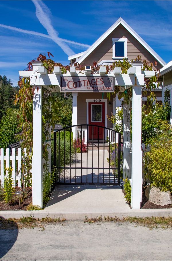 Adorable Cottage in Eastsound