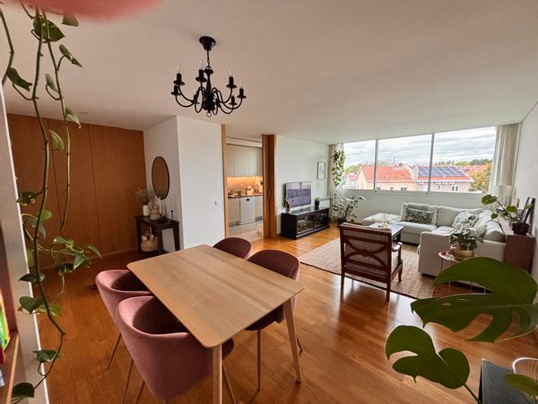 2 Bedroom Apartment, 10 min walk from Serralves art gallery and 7 min drive to the beach