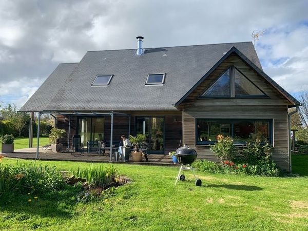 La maison bois chaleureuse et lumineuse de Mélanie et Pierre-Yves (3 chambres accessibles, 2 SDB)