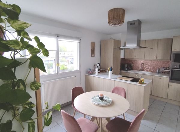 Duplex avec terrasse chez Magalie (et son chat)