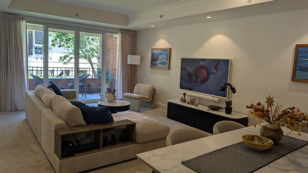 Calm elegance close to Melbourne next to Yarra River with gated garden setting and parking