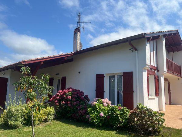 Maison familiale à Urrugne, charmant village basque entre Saint-Jean-de-Luz et Hendaye
