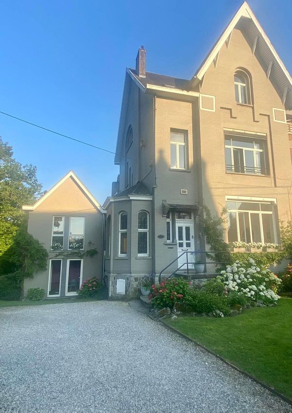 Grande maison art deco lumineuse à 15 min en train de Bruxelles