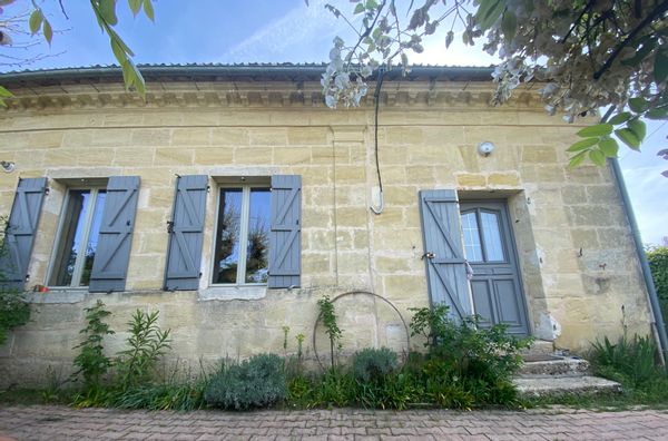 Maison proche de Bordeaux, à Camblanes-et-Meynac, France
