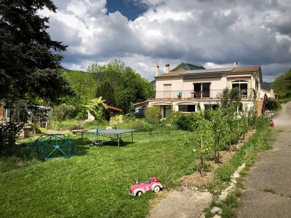 "Grande maison de campagne au pied du Vercors"