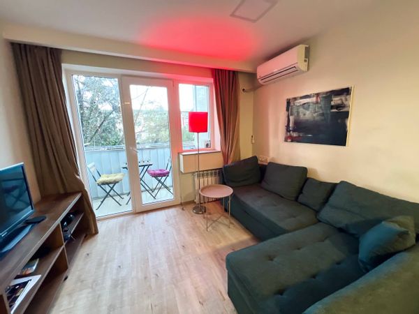 Home base in the quiet neigbourhood