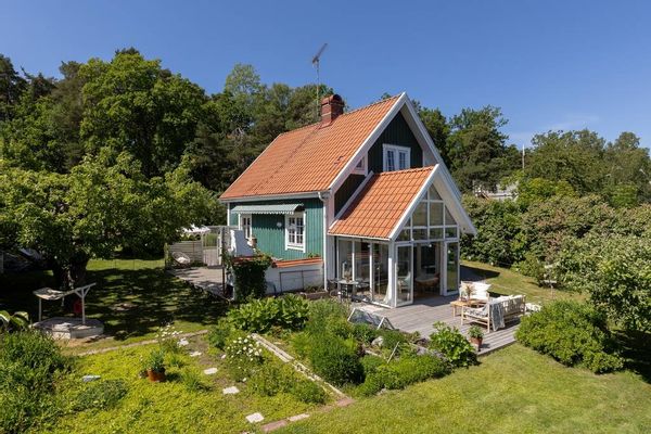 Beautiful house 45 min outside Stockholm