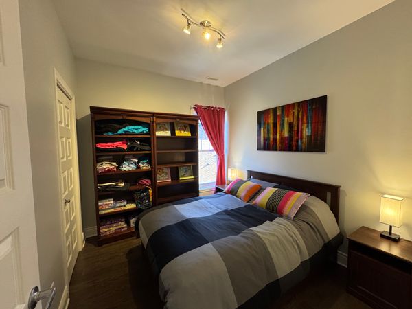 Charmante chambre à coucher chez Roch à Brossard - Rive-Sud de Montréal