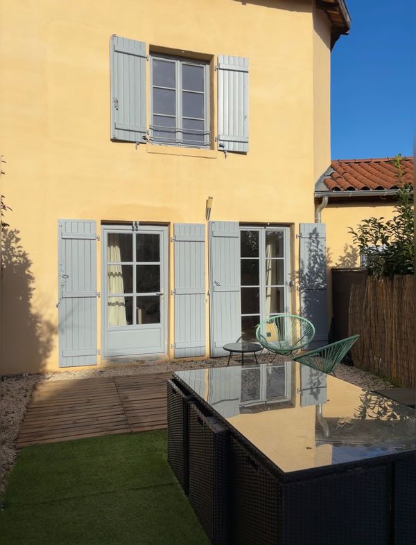 Maison en duplex avec extérieur proche de Lyon