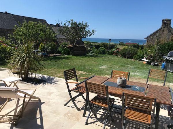 Longere entièrement restaurée face à la mer à sciotot